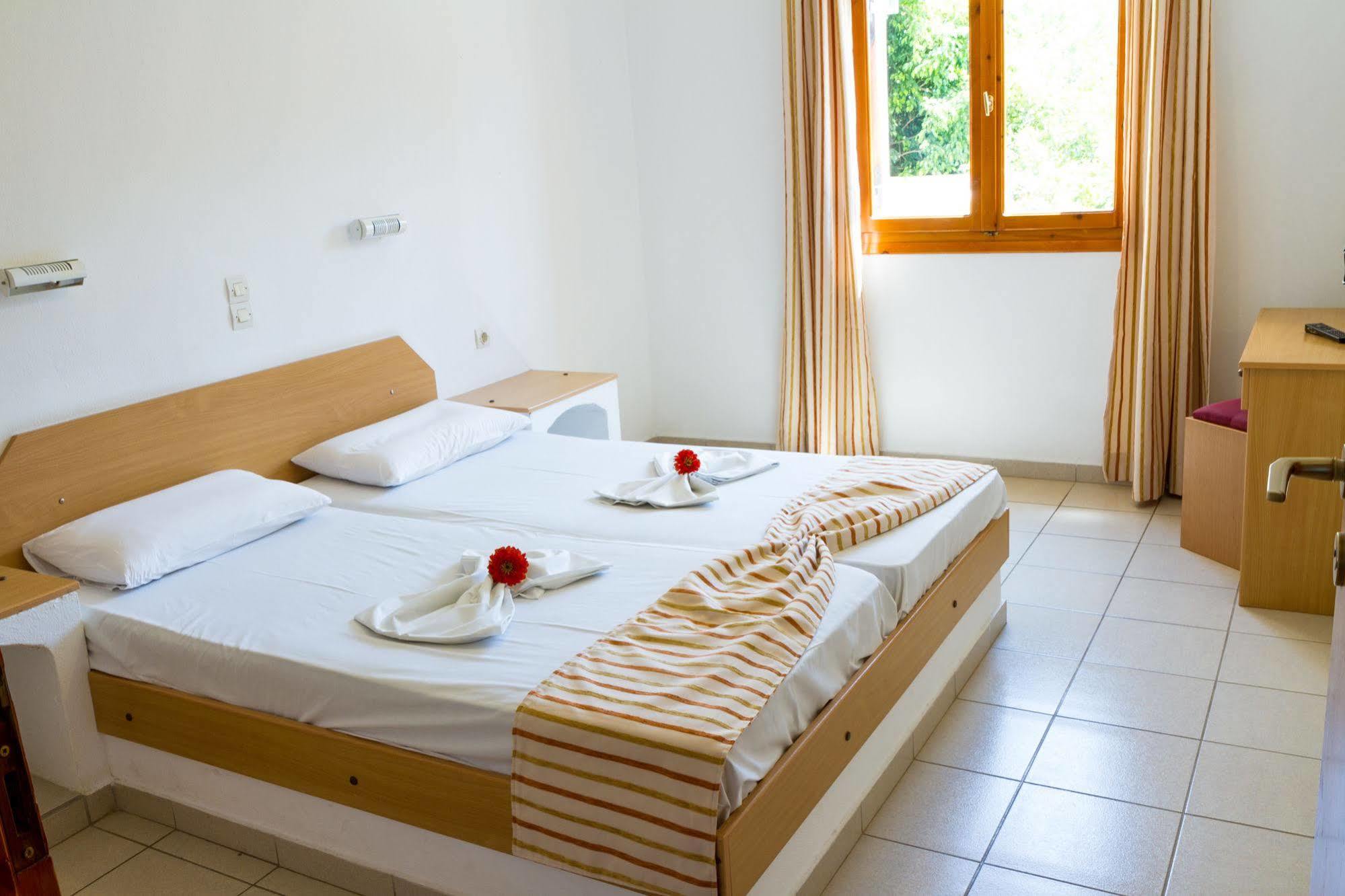 Ideal Hotel Kokkini Hani Kültér fotó